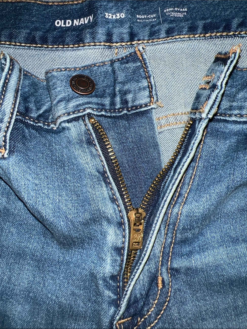 Old Navy Men's Blue Bootcut Jeans - Picture 4 of 15